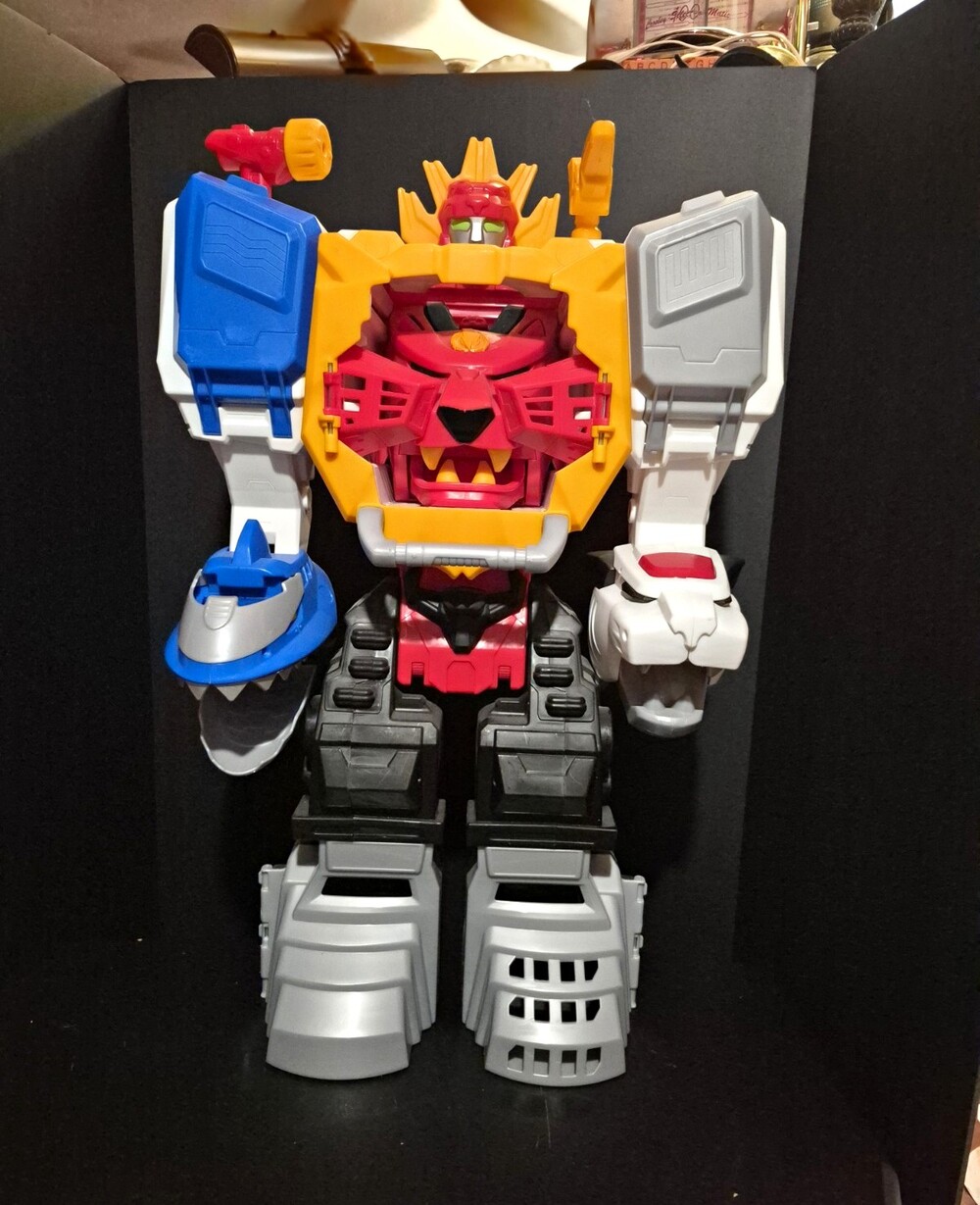 Hasbro Playskool Heroes Power Rangers 25" Power Morphin Megazord Light Sound